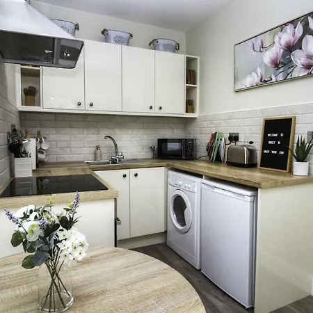 بيت للعطل Sweet Little Townhouse
